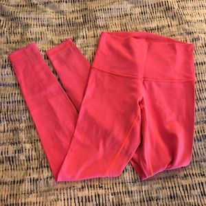 Lululemon WunderUnder •Size 8•
